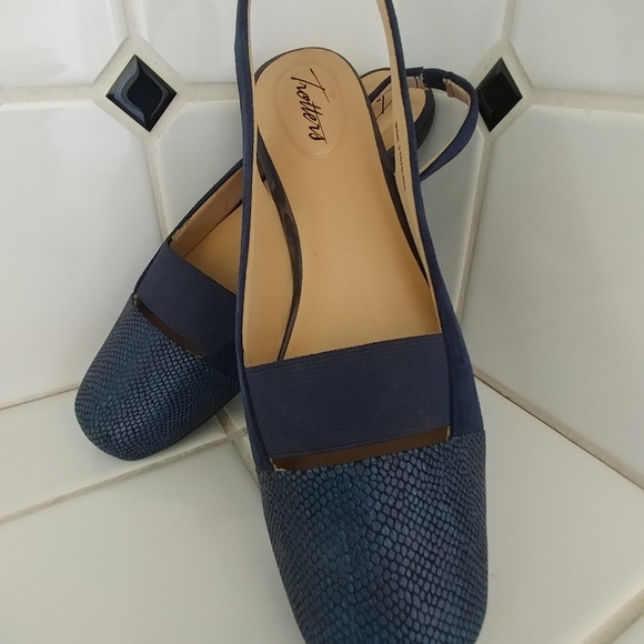 Trotters Navy Blue Slingback Flats - Picture 4 of 10